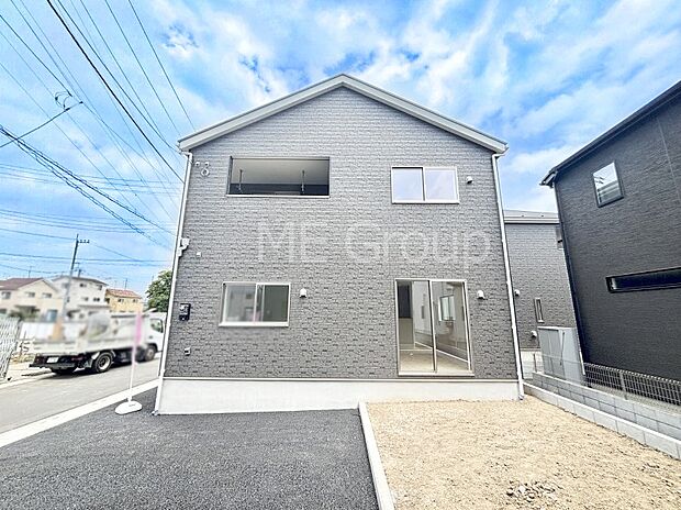 たっぷりの陽光と心地よい風が舞い込む住まい