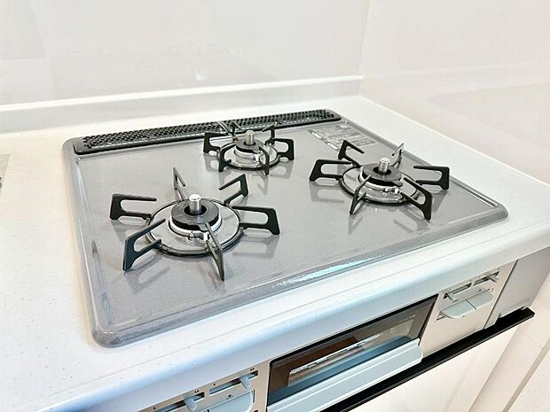 三口ガスコンロでお料理が一気にはかどりそう  　