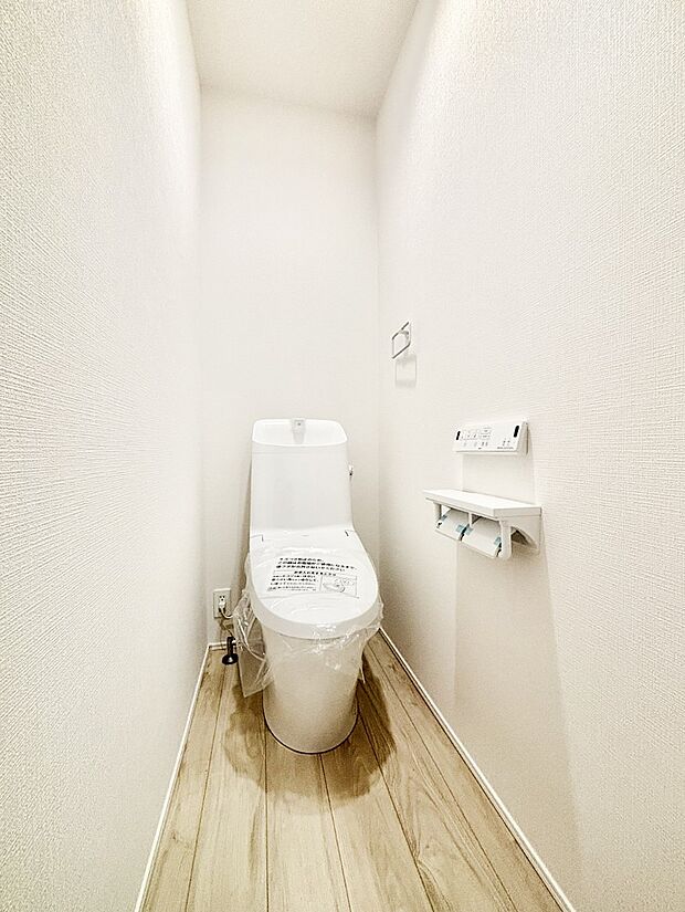 トイレは安心の2箇所！朝のバタバタも一安心です。 