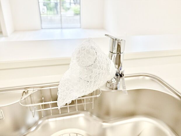 いつでも清潔なおいしいお水を。一つの水栓で水道水と浄水を使い分け。