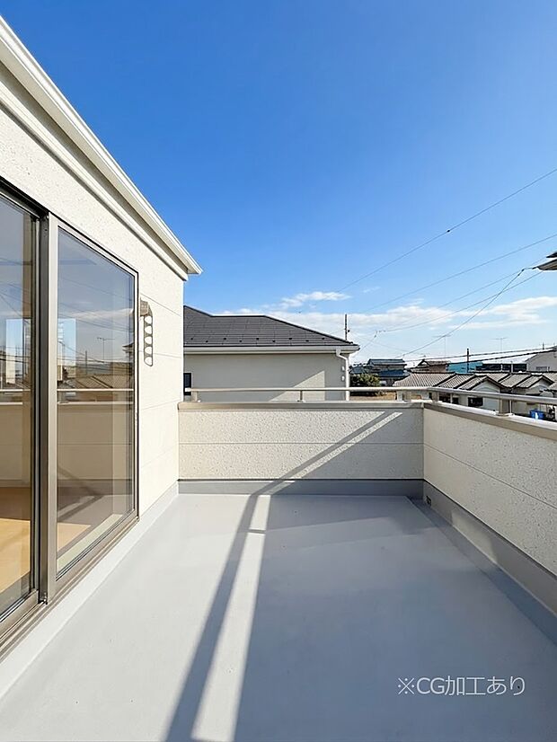 ゆったりバルコニーだから沢山お洗濯ものを干せます。
