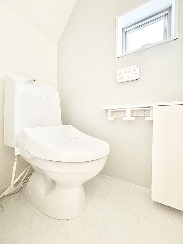 トイレは安心の2箇所！朝のバタバタも一安心です。 