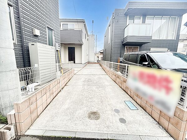 駐車2台可能！急なお客様の駐車に。また、ご家族の自転車スペースとしても大活躍。