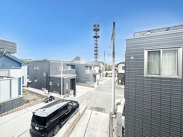 バルコニーからの眺望です。心地よい風が感じられそうですね！