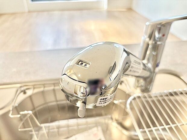 浄水器一体型のキッチンで洗い物用・料理用と切り替え簡単!