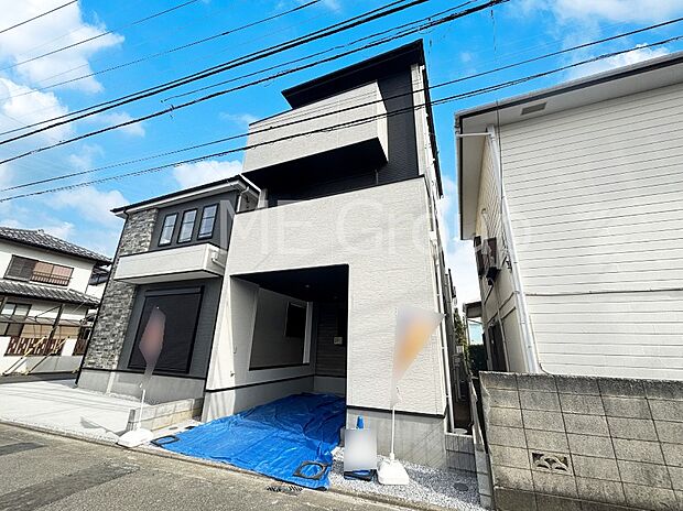 洗練された外観、上質な住空間が広がる室内は永く安心して過ごせる住居です。
