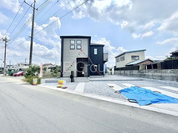 前面道路はきちんと整備されています