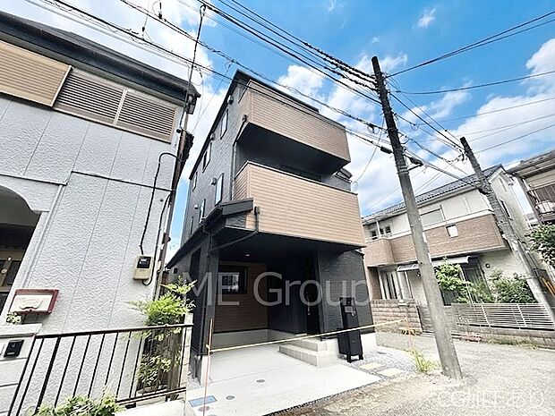 洗練された外観、上質な住空間が広がる室内は永く安心して過ごせる住居です。