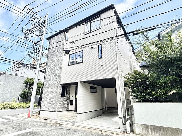 溢れる陽光でご家族の笑顔も輝く