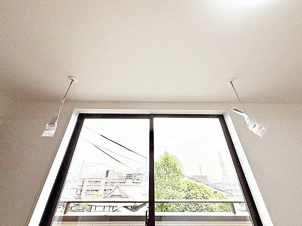 室内物干しポール。梅雨や花粉の時期に大活躍します。