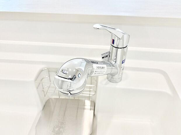 いつでも清潔なおいしいお水を。一つの水栓で水道水と浄水を使い分け。