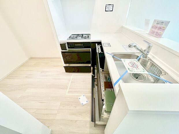 使いやすさを優先したスライド式収納タイプ!