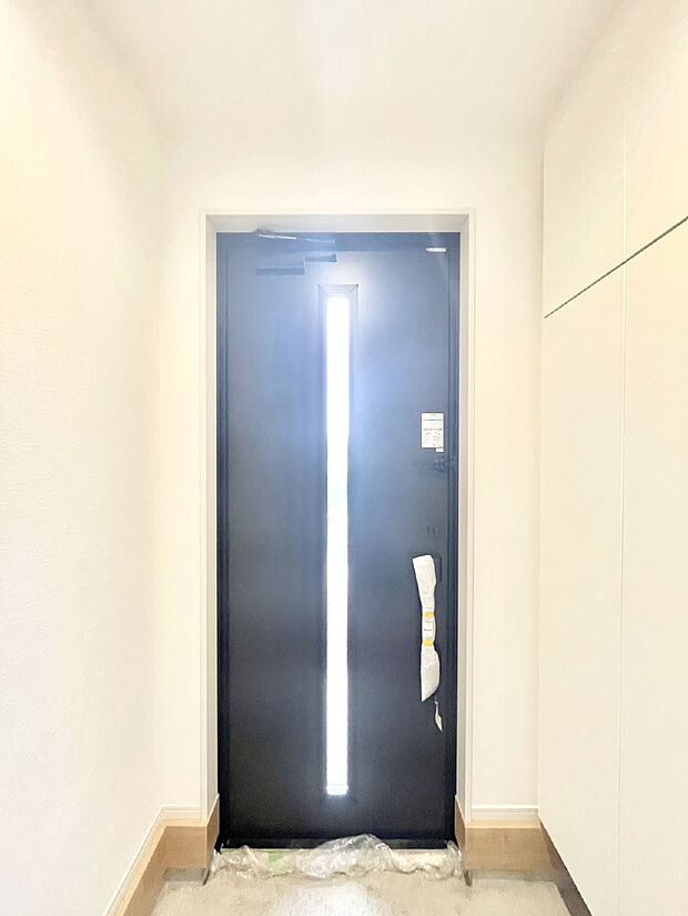 明るい玄関はお客様をお出迎えするのにぴったりです!