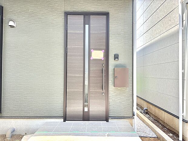 大切な家族、来客を出迎える玄関。