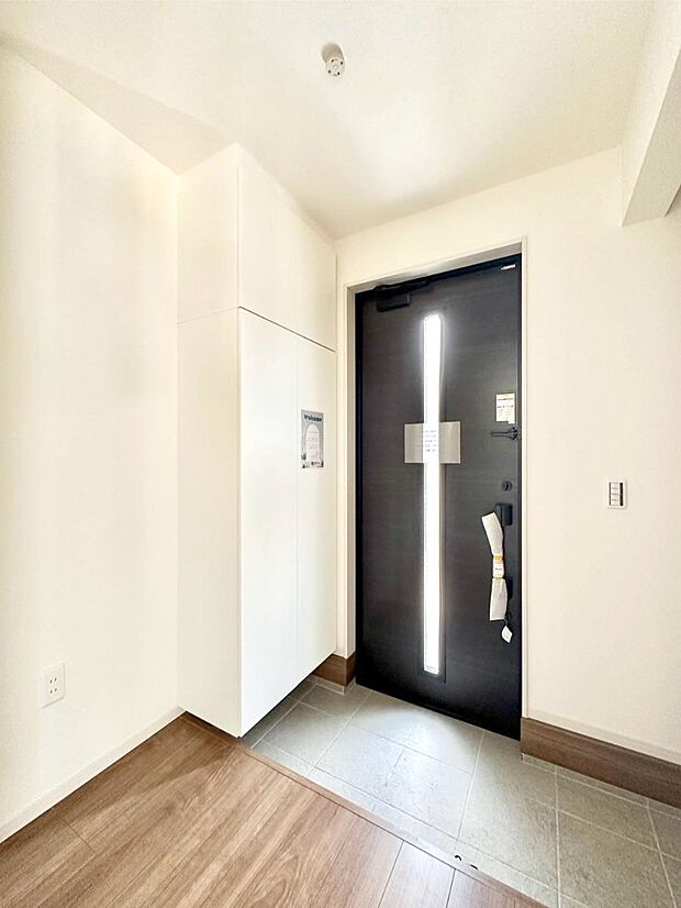家族の帰宅やお客様をあたたかく迎える玄関  