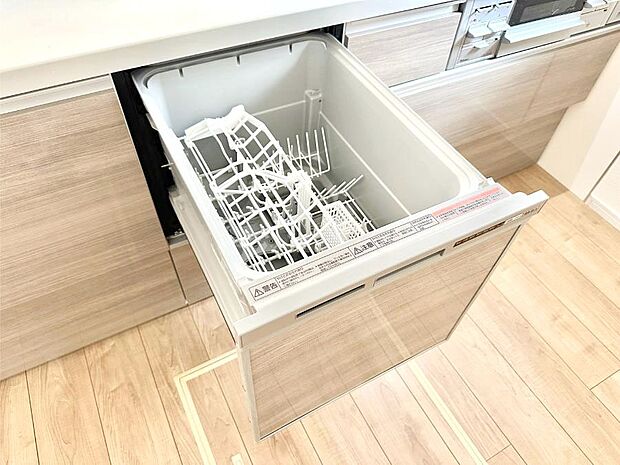 面倒なお片づけは食洗機にお任せ！家事の負担が減って、時間にも気持ちにもゆとりができます。