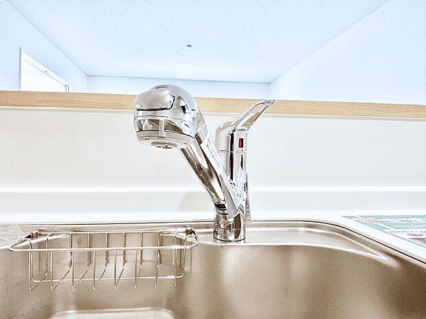 いつでも清潔なおいしいお水を。一つの水栓で水道水と浄水を使い分け。