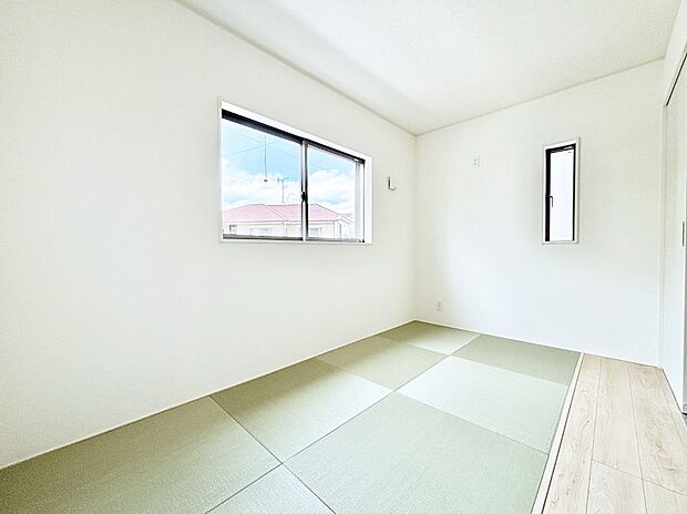 リビング隣接の和室は毎日の暮らしに癒しと安らぎをもたらしてくれます  