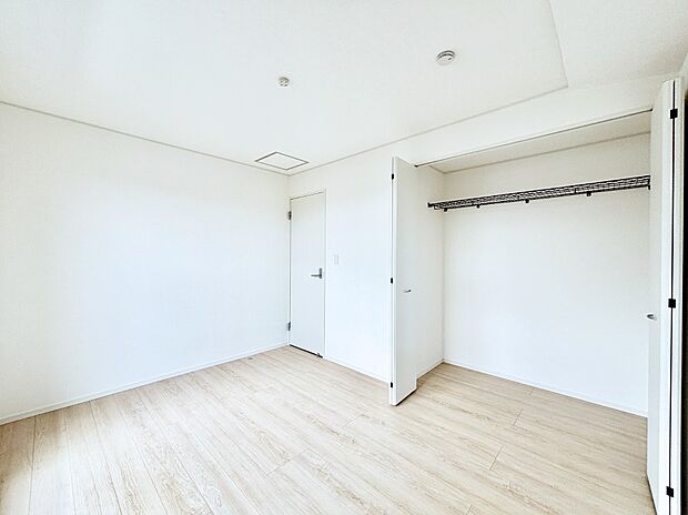 子供部屋にもおすすめな収納スペースたっぷりの居室