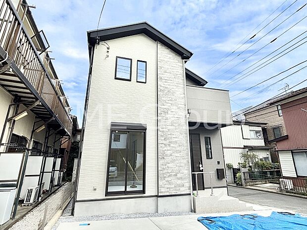 たっぷりの陽光と開放感に包まれる明るい住まい
