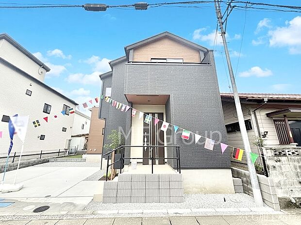 洗練された外観、上質な住空間が広がる室内は永く安心して過ごせる住居です。
