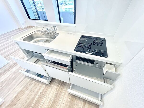 使いやすさを優先したスライド式収納タイプ！