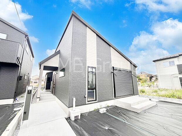 洗練された外観、上質な住空間が広がる室内は永く安心して過ごせる住居です。