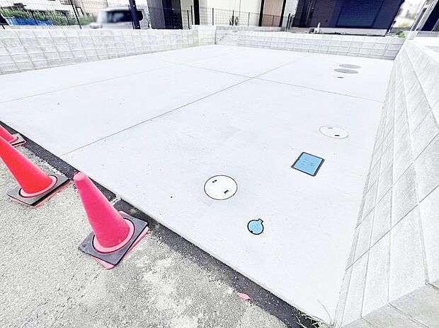 目の前が駐車場だと雨の日も大量にお買い物をした時も便利ですね