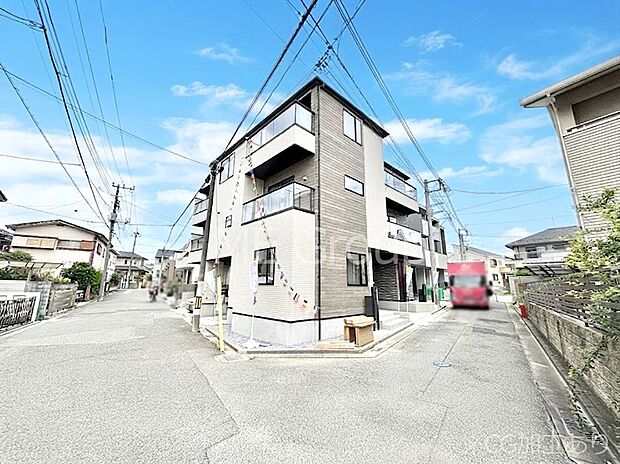 前面道路はきちんと整備されています