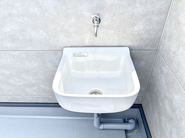 バルコニー水栓があればお掃除も楽々です。    
