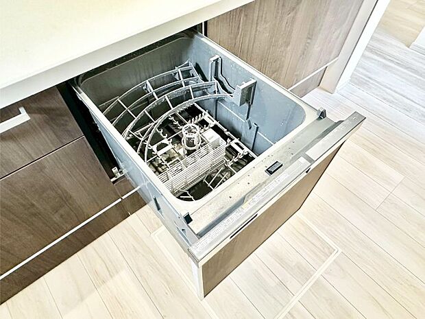 面倒なお片づけは食洗機にお任せ!家事の負担が減って、時間にも気持ちにもゆとりができます。