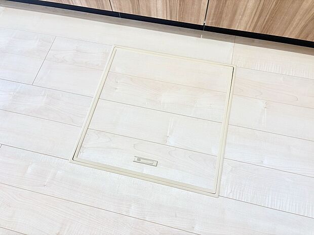 床下収納付き!日用品・非常用品の収納にも大活躍。