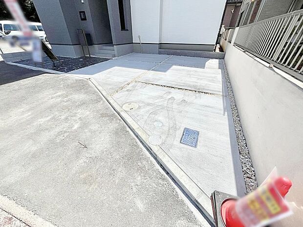 目の前が駐車場だと雨の日も大量にお買い物をした時も便利ですね