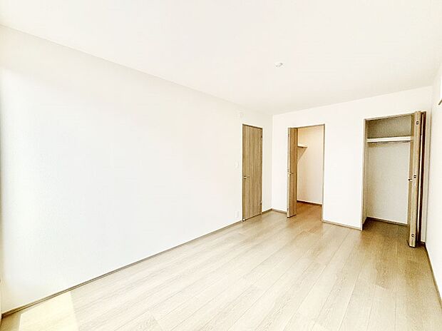 WIC&物入付きのお部屋で充実したプライベート時間を過ごせます。