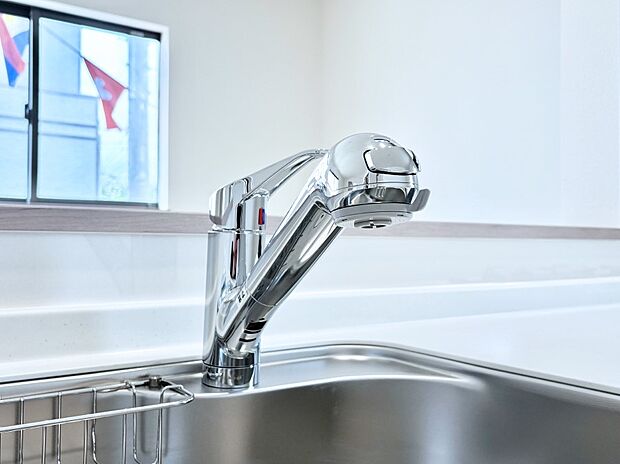 いつでも清潔なおいしいお水を。一つの水栓で水道水と浄水を使い分け。