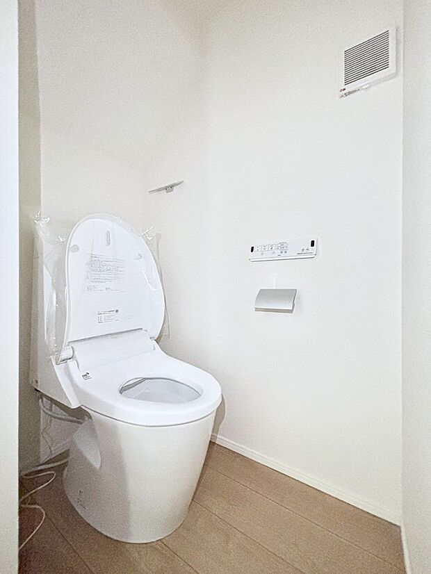 トイレは1階と3階それぞれに配置されていてとても便利です。 