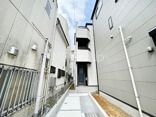 溢れる陽光でご家族の笑顔も輝く