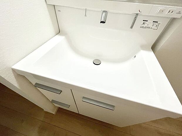 ハンドシャワー付き!使いやすい洗面台。