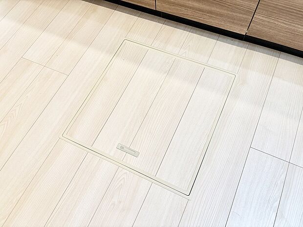 床下収納付き!日用品・非常用品の収納にも大活躍。