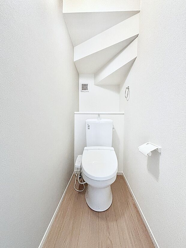 トイレは安心の2箇所!朝のバタバタも一安心です。