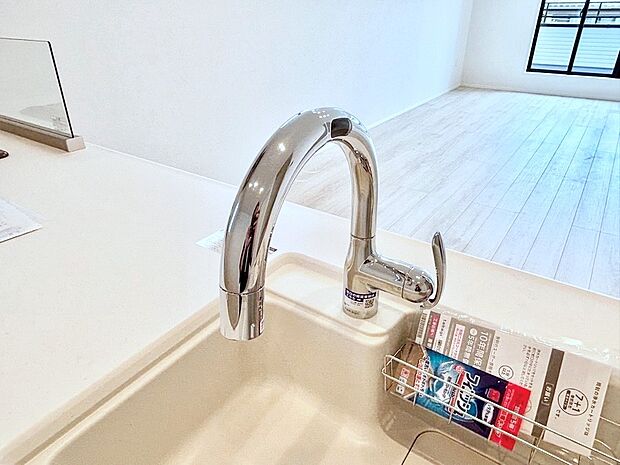 いつでも清潔なおいしいお水を。一つの水栓で水道水と浄水を使い分け。