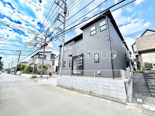溢れる陽光でご家族の笑顔も輝く