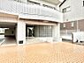 エントランス：外観 綺麗なエントランスは、居住者を優しく迎えいれてくれます  