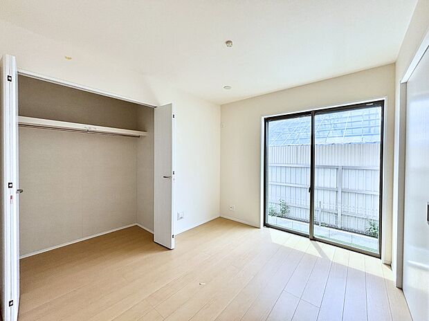 爽やかな日差しがお部屋全体を優しく包み込んでくれます