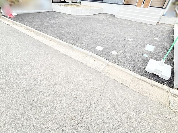 目の前が駐車場だと雨の日も大量にお買い物をした時も便利ですね