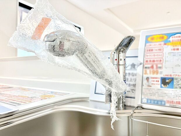 いつでも清潔なおいしいお水を。一つの水栓で水道水と浄水を使い分け。