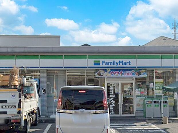 コンビニ 200m ファミリーマート-越谷宮本町店