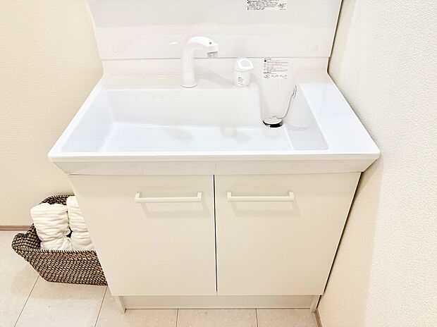 ハンドシャワー付き!使いやすい洗面台。
