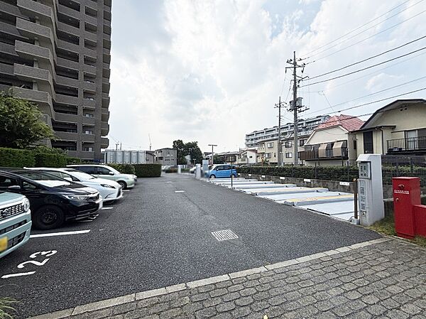 外観 敷地内に駐車場施設