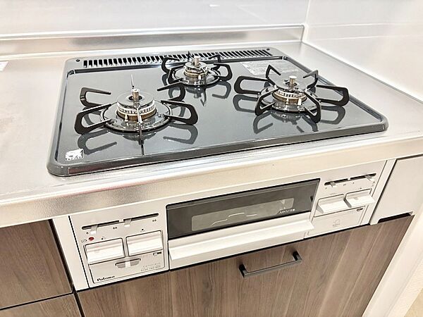 三口ガスコンロでお料理が一気にはかどりそう  　